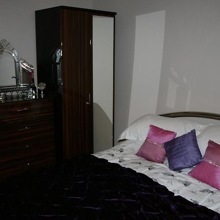 Peel Cottage, Dilwyn Bilik gambar